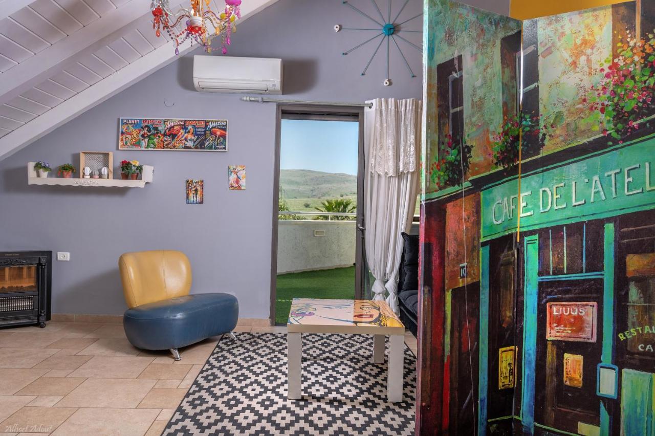 Villa Ahavtia - לזוגות ומשפחות Had Nes Esterno foto