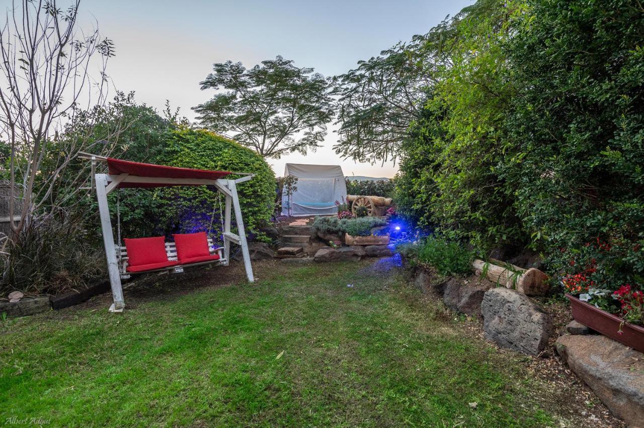 Villa Ahavtia - לזוגות ומשפחות Had Nes Esterno foto