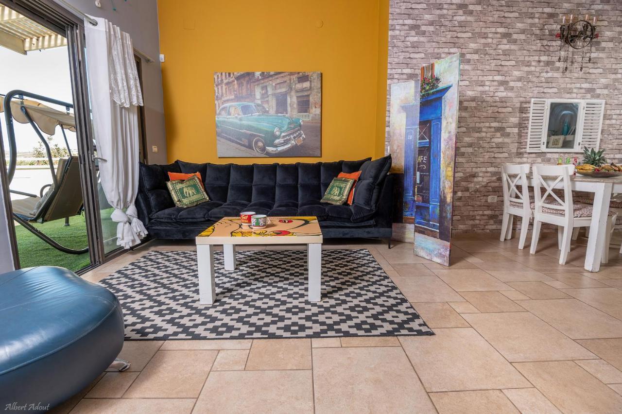 Villa Ahavtia - לזוגות ומשפחות Had Nes Esterno foto