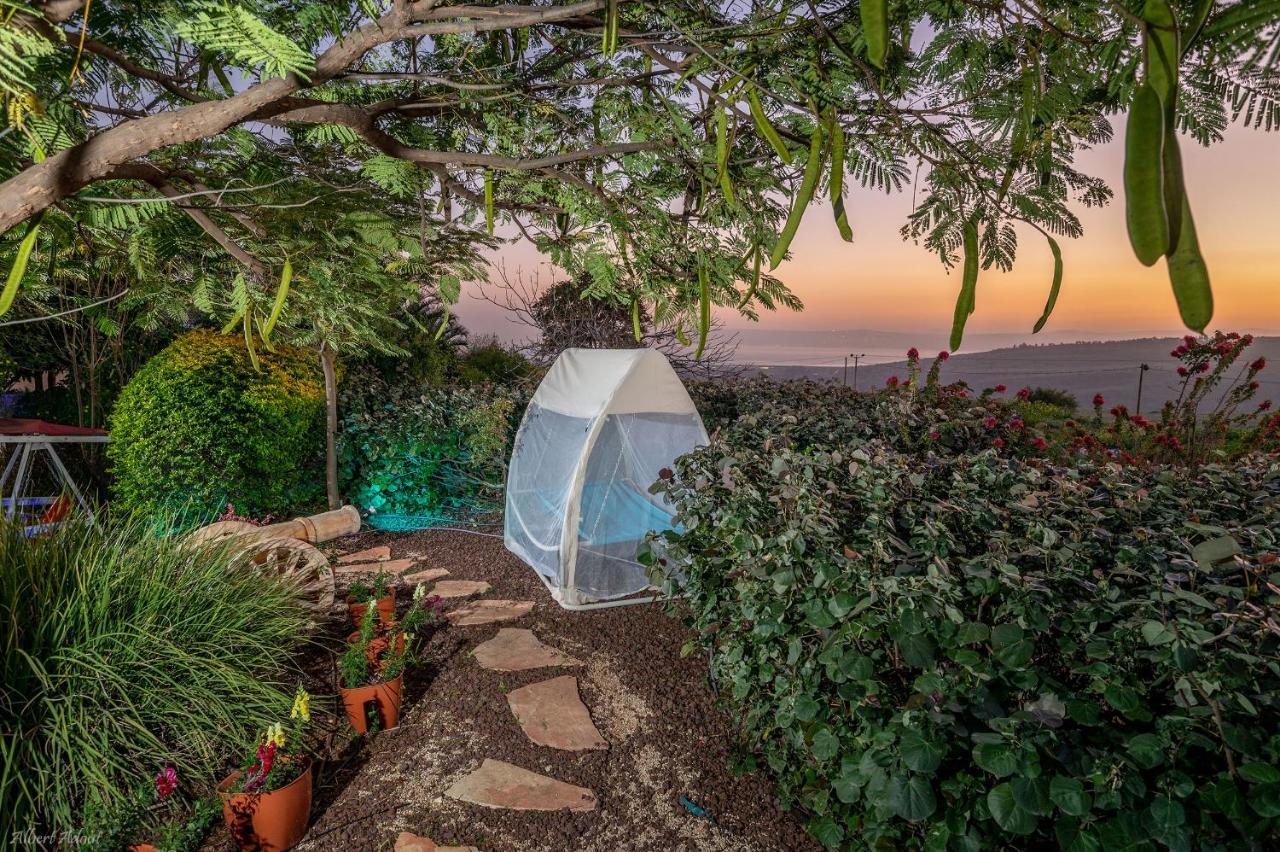 Villa Ahavtia - לזוגות ומשפחות Had Nes Esterno foto