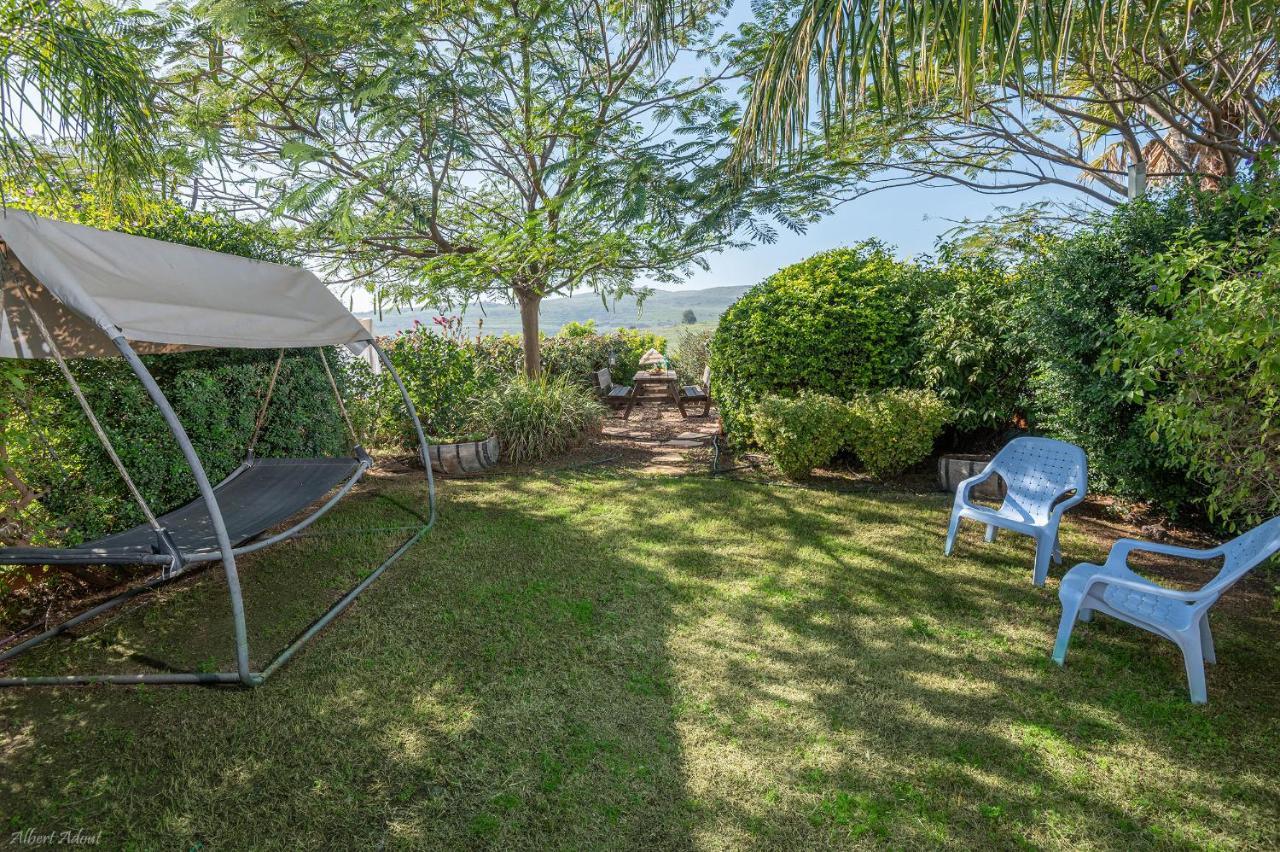 Villa Ahavtia - לזוגות ומשפחות Had Nes Esterno foto